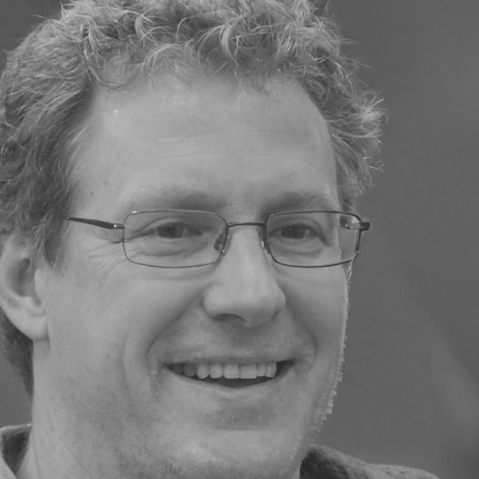 Retrato profesional de Esteban Villanueva